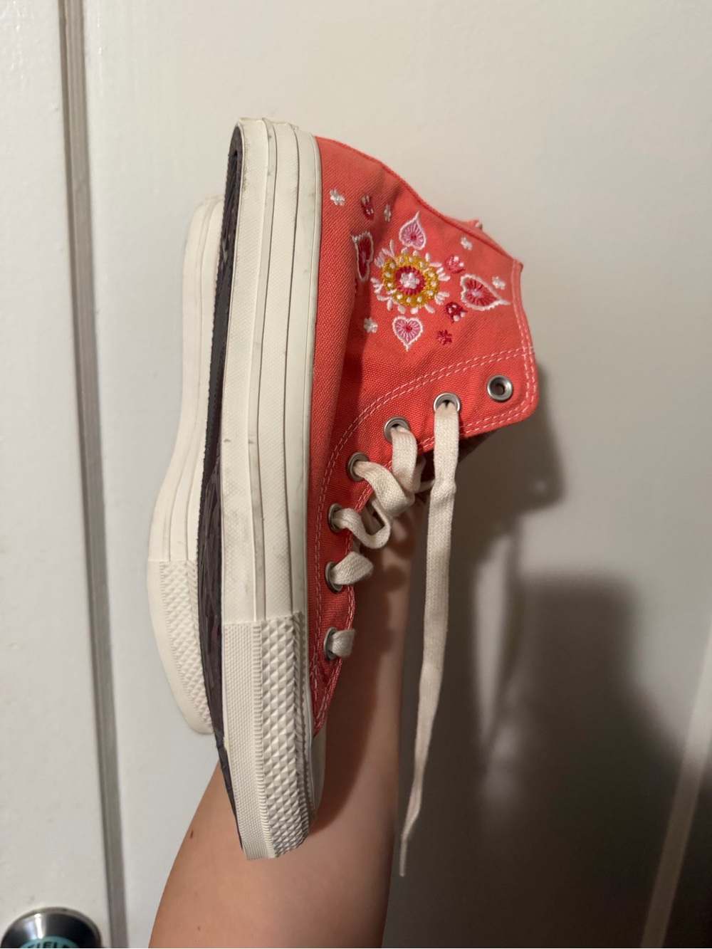 Converse Coral High-Top Sneakers with Floral Embroidery no box - Picture 7 of 8
